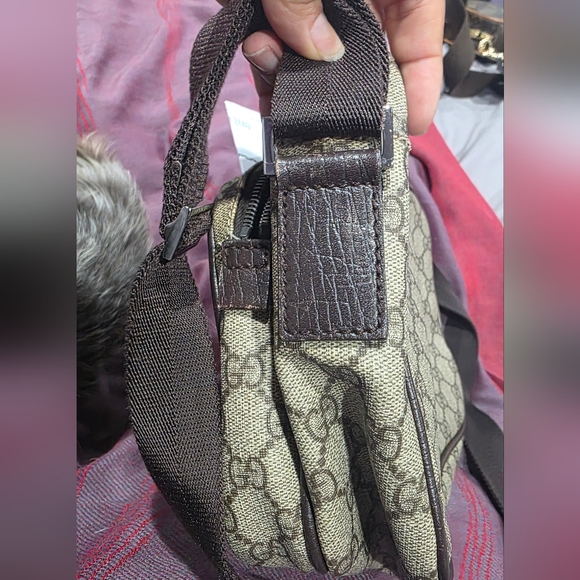 Authentic Vintage Gucci GG Crossbody - Picture 11 of 14